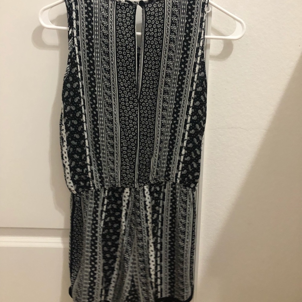 Patterned Romper - Picture 2 of 2